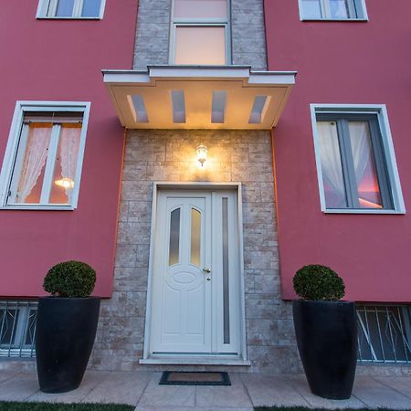 Lm House Daire Lonato Dış mekan fotoğraf