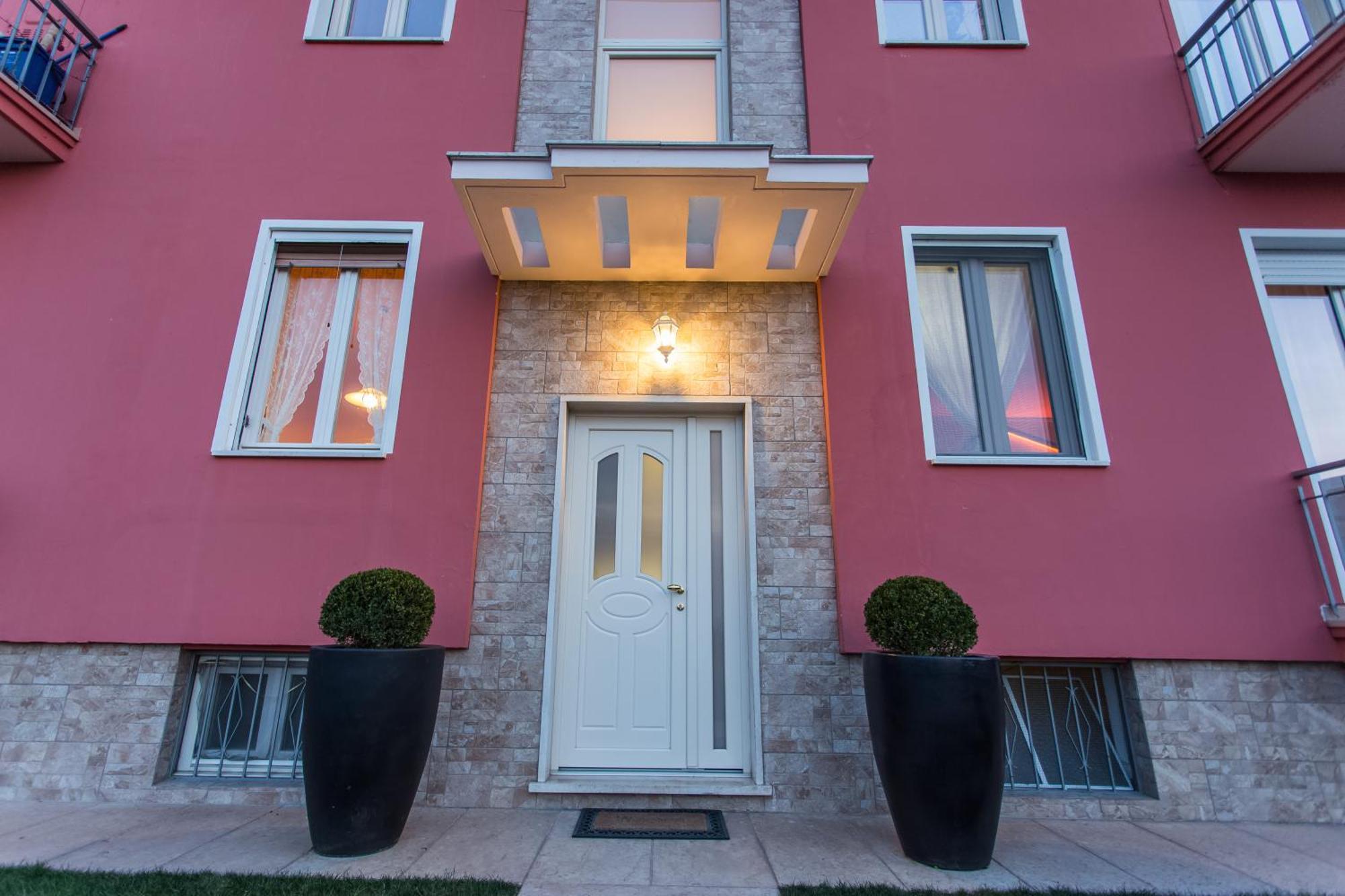 Lm House Daire Lonato Dış mekan fotoğraf